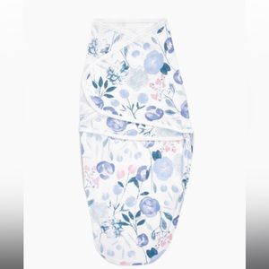 NWOT Swaddle bundle of 2 with zipper access